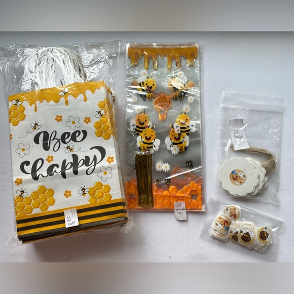 5/$30 Bee/Honey Winnie-the-Pooh Kraft Bags, cellophane bags, tags & stickers - Picture 1 of 10